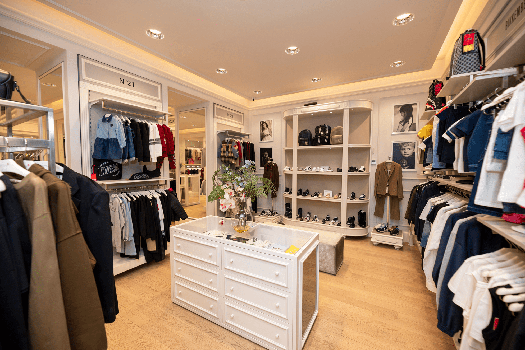 m2608Store_IMG02
